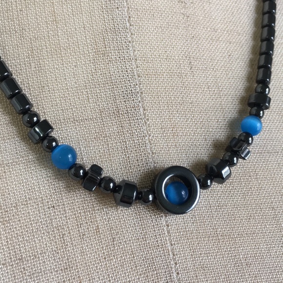 🖤NEW💕hematite & blue catseye stone necklace - Picture 2 of 5